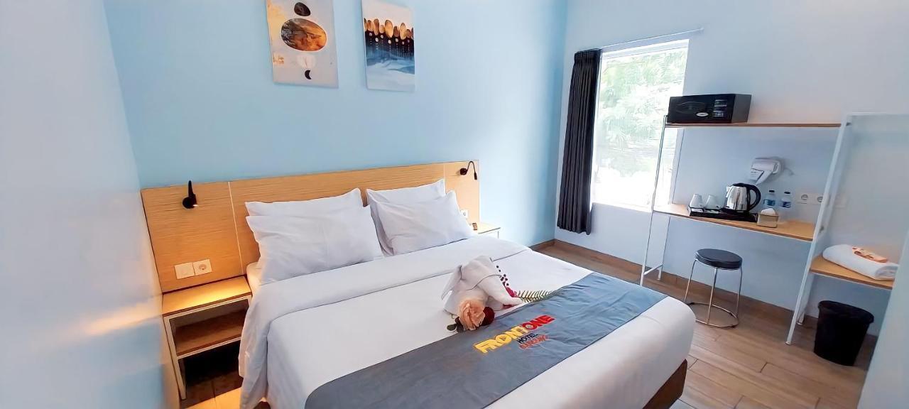 Front One Hotel Pasir Koja 반둥 외부 사진