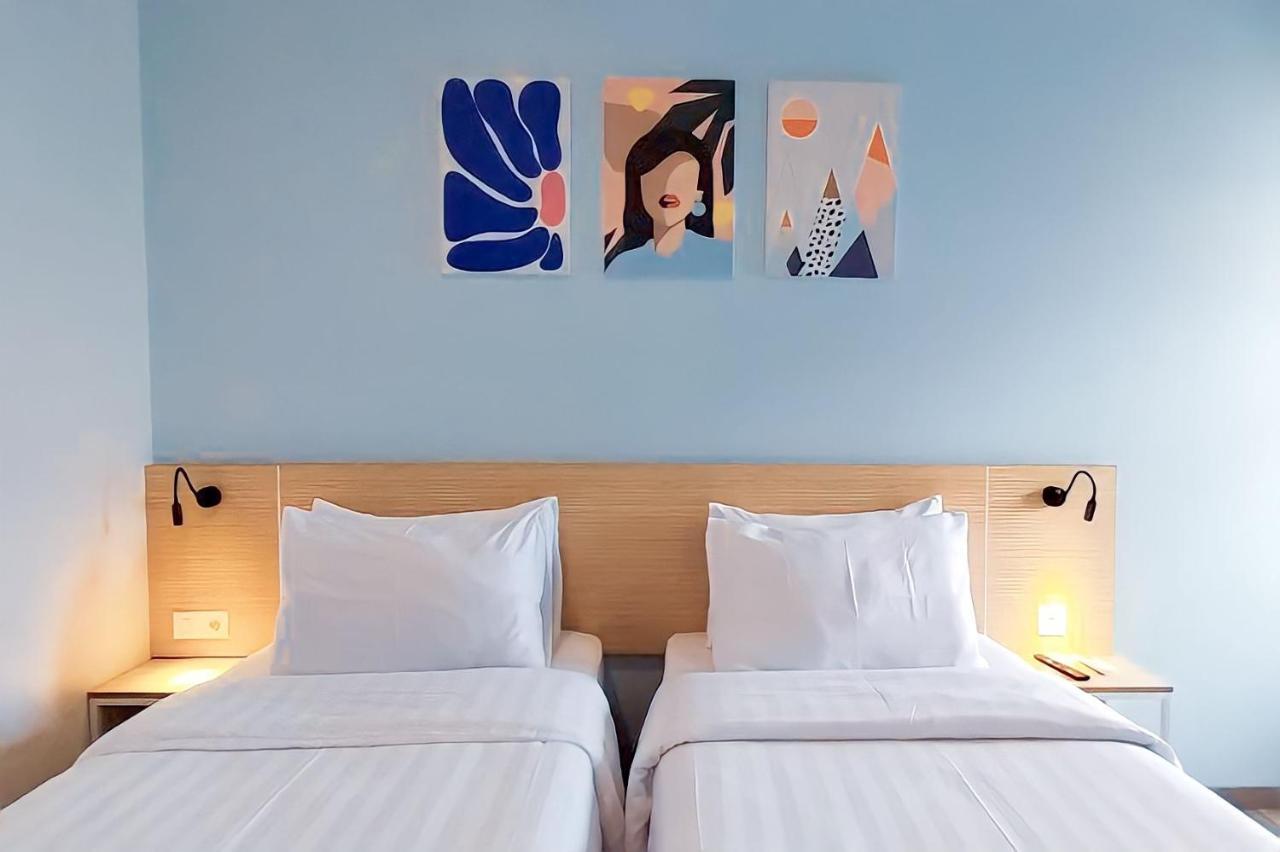Front One Hotel Pasir Koja 반둥 외부 사진