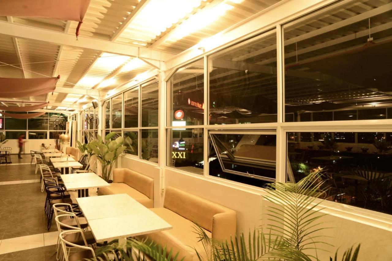 Front One Hotel Pasir Koja 반둥 외부 사진