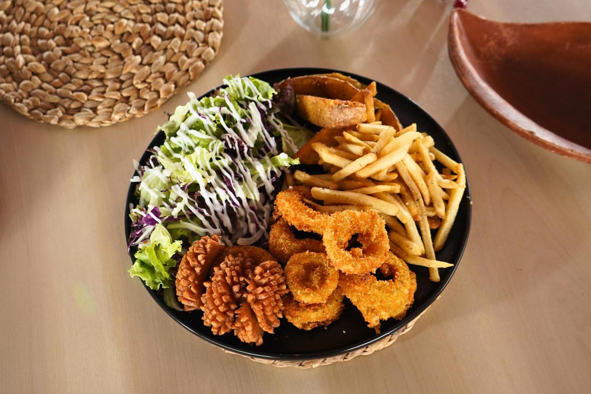 Front One Hotel Pasir Koja 반둥 외부 사진