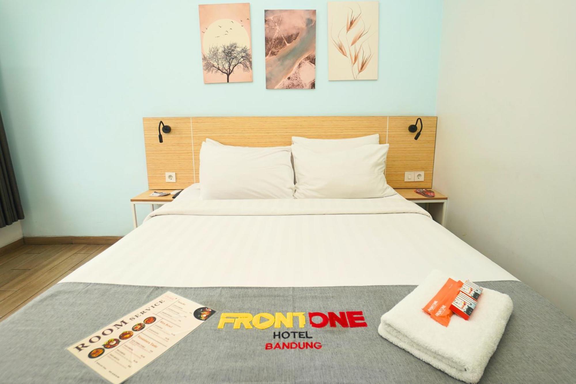 Front One Hotel Pasir Koja 반둥 외부 사진