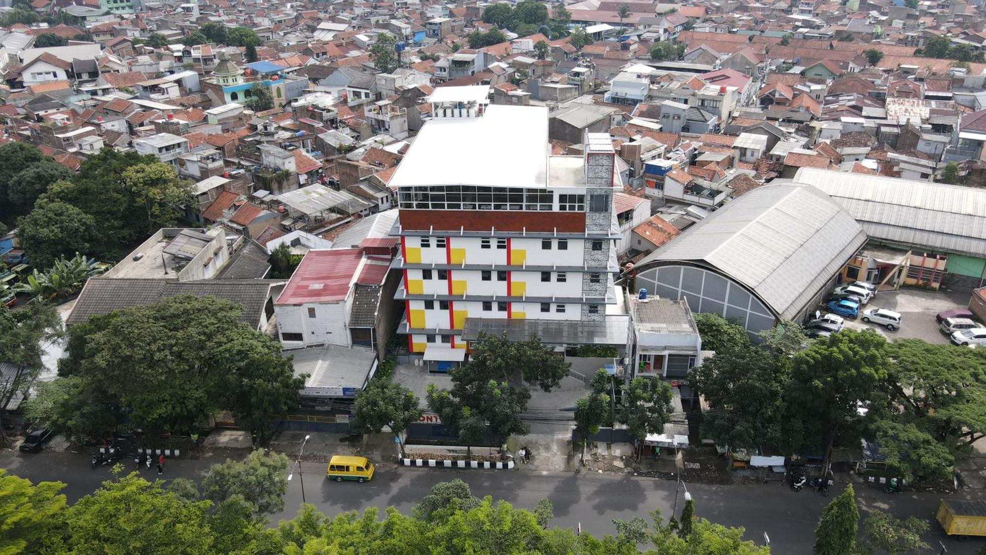 Front One Hotel Pasir Koja 반둥 외부 사진